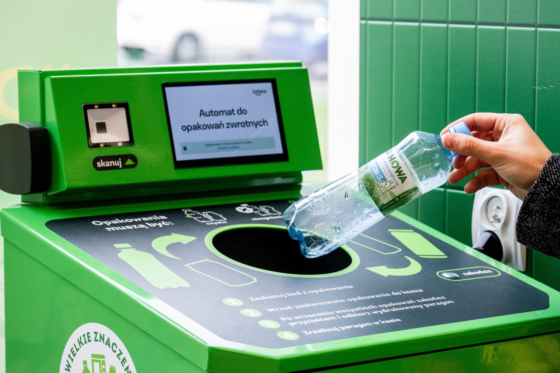 System kaucyjny w Polsce – automaty do zwrotu plastikowych butelek